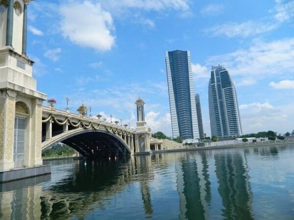 Putrajaya and River Cruise